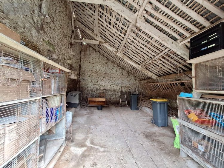 Bien agricole a vendre Ménéac 56490 Morbihan 100 m2  37200 euros