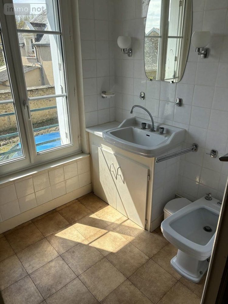 Maison a vendre Loir en Vallée 72340 Sarthe 260 m2  208400 euros