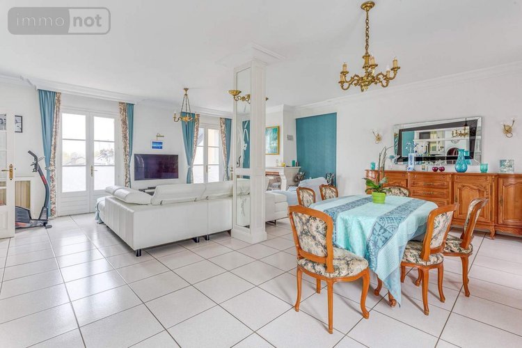 Fonds et murs commerciaux a vendre Le Mans 72000 Sarthe 244 m2  630000 euros