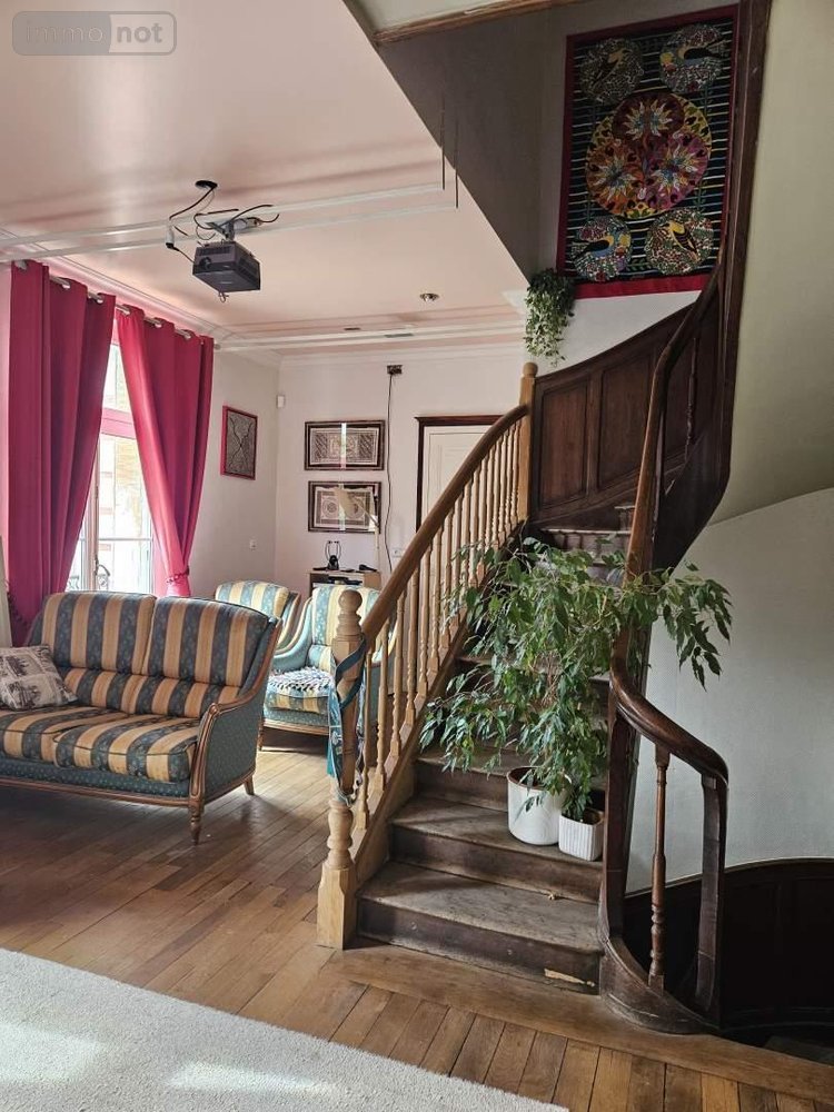 propriete a vendre Montval-sur-Loir 72500 Sarthe 337 m2 12 pièces 451500 euros