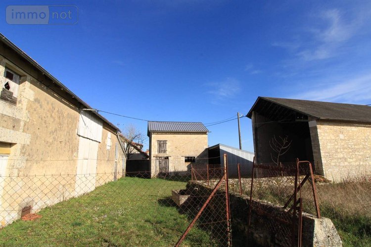 Maison a vendre Vouillé 86190 Vienne 200 m2  109000 euros