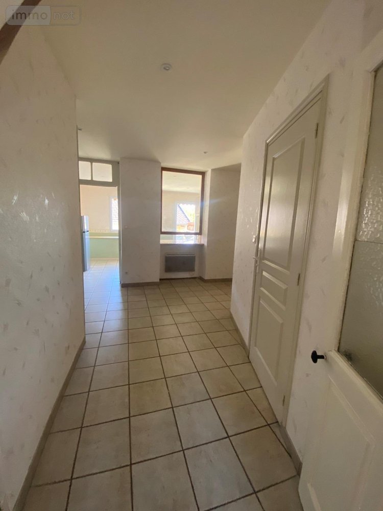 Location maison Salornay-sur-Guye 71250 Saône-et-Loire 103 m2 5 pièces 650 euros