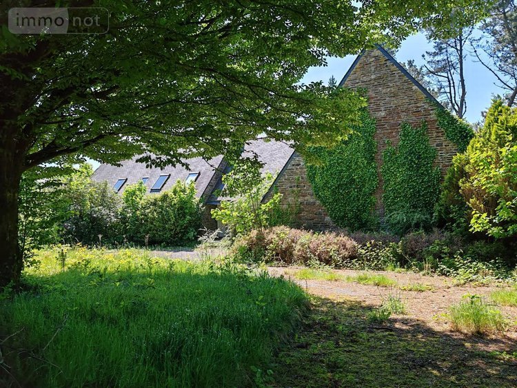 Immeuble a vendre Plounéour-Ménez 29410 Finistère 637 m2  255000 euros