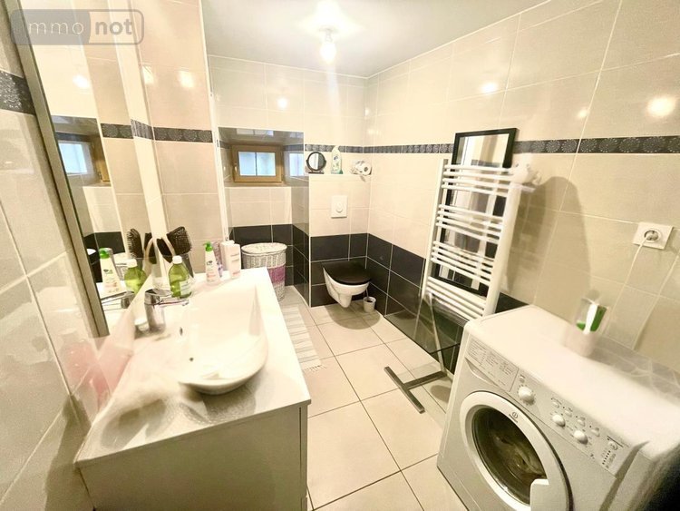 Appartement a vendre Serverette 48700 Lozère 75 m2  117000 euros