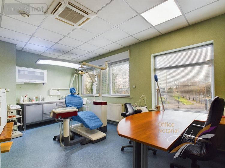 Fonds et murs commerciaux a vendre Maubeuge 59600 Nord 98 m2  363700 euros