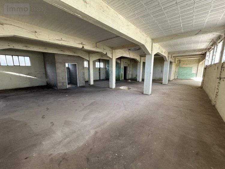 Immeuble a vendre Fouilloy 80800 Somme 2600 m2  520000 euros