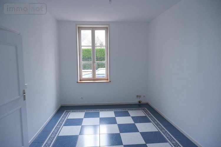 Location fonds et murs commerciaux Abbeville 80100 Somme 50 m2  715 euros