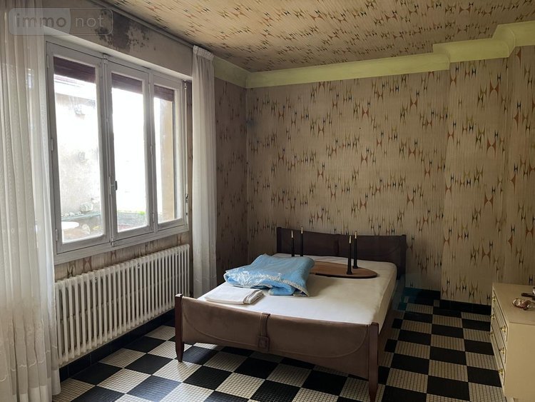 Immeuble a vendre Luçon 85400 Vendée 136 m2  208100 euros