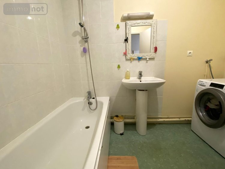 Location appartement Verrières-en-Anjou 49480 Maine-et-Loire 62 m2 3 pièces 700 euros