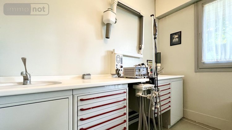 Fonds et murs commerciaux a vendre Loos 59120 Nord 44 m2  149000 euros