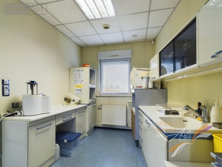 Fonds et murs commerciaux a vendre Maubeuge 59600 Nord 98 m2  363700 euros