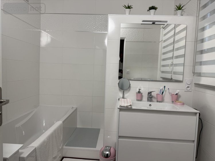Immeuble a vendre Cholet 49300 Maine-et-Loire 409 m2  466800 euros