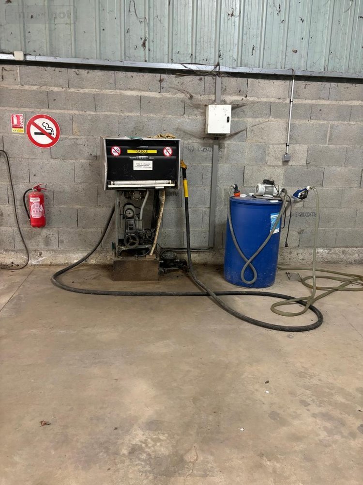 Fonds et murs commerciaux a vendre Saint-Sulpice-les-Feuilles 87160 Haute-Vienne 400 m2  227200 euros