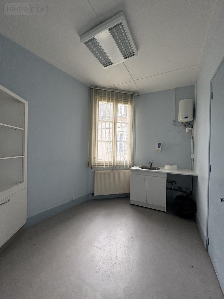 Fonds et murs commerciaux a vendre Laon 02000 Aisne 113 m2  119000 euros