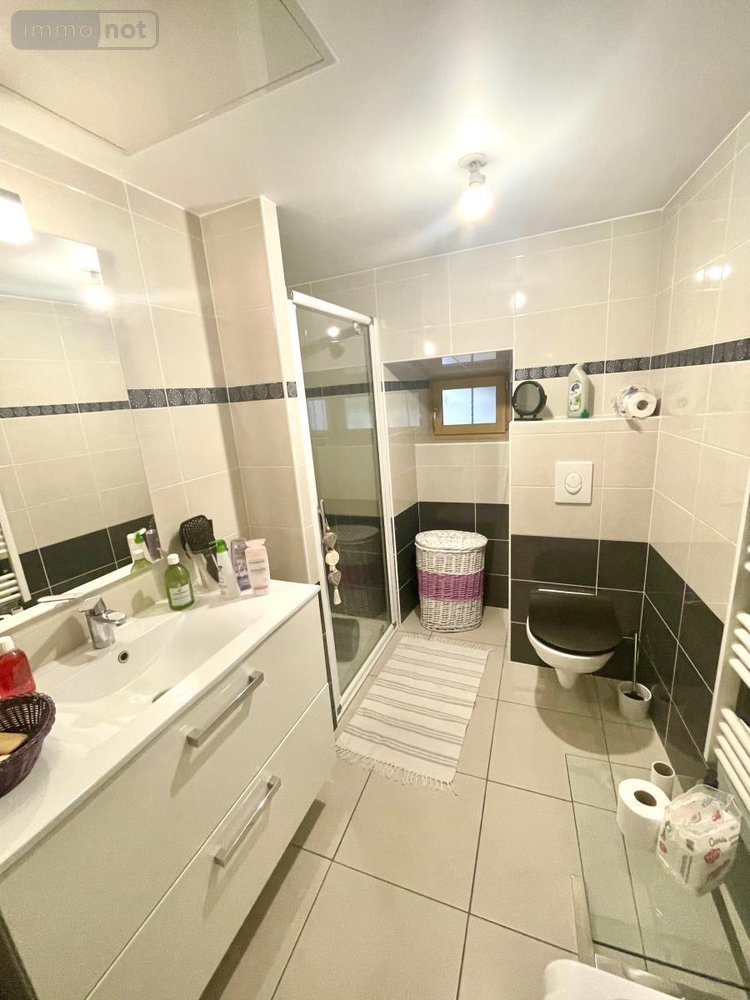 Immeuble a vendre Serverette 48700 Lozère 146 m2  259000 euros