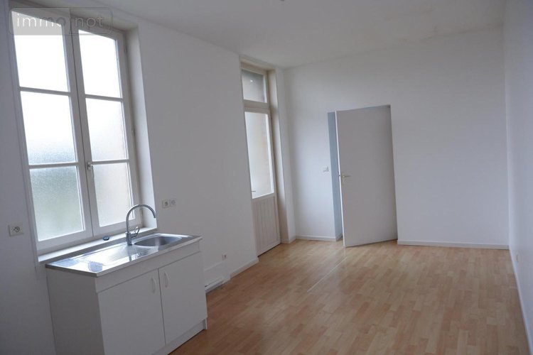 Location fonds et murs commerciaux Abbeville 80100 Somme 50 m2  715 euros