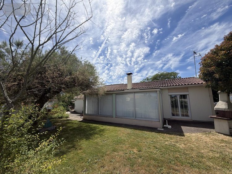 Maison a vendre Cholet 49300 Maine-et-Loire 98 m2 5 pièces 209895 euros