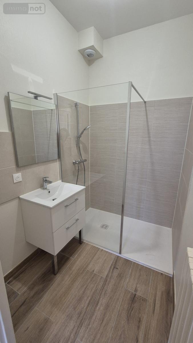 Location maison Neuville-sur-Sarthe 72190 Sarthe 161 m2  1500 euros