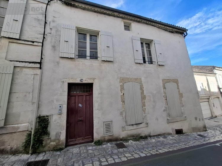 Appartement a vendre Saintes 17100 Charente-Maritime 74 m2 3 pièces 157000 euros