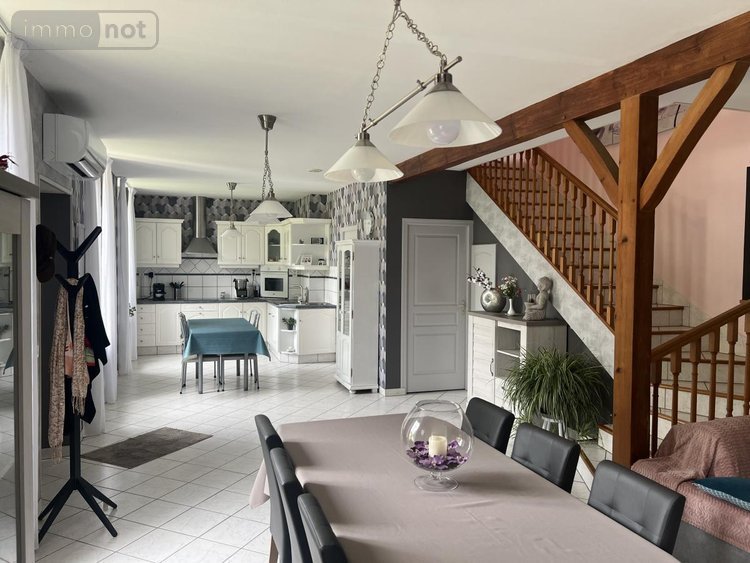 Maison a vendre Guingamp 22200 Côtes-d'Armor 130 m2 5 pièces 288800 euros