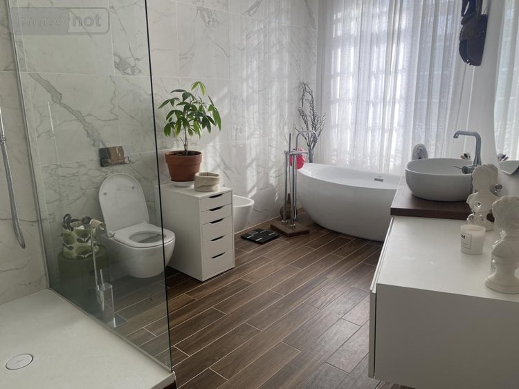 Maison a vendre Belle-Isle-en-Terre 22810 Côtes-d'Armor 203 m2 6 pièces 380700 euros