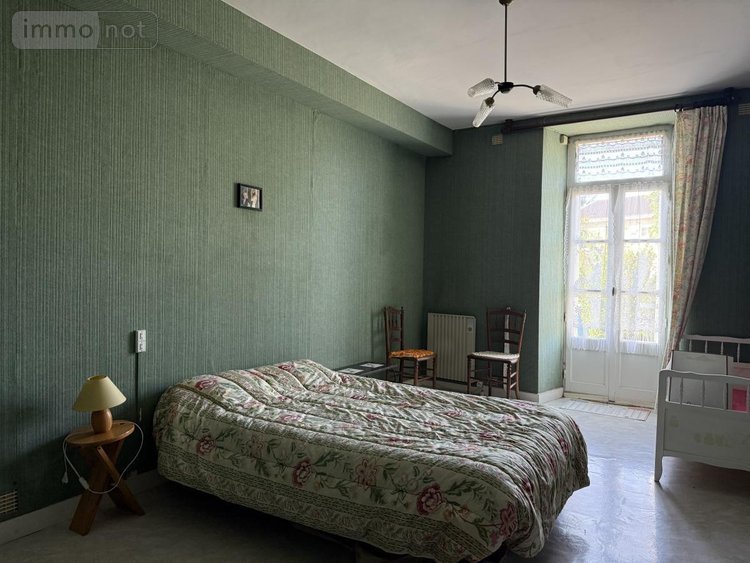 Maison a vendre Cholet 49300 Maine-et-Loire 222 m2 9 pièces 214840 euros