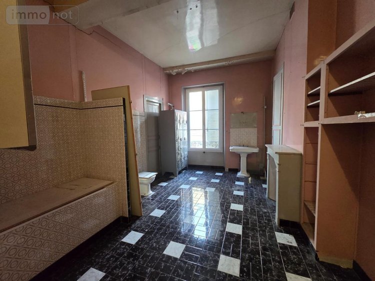 Fonds et murs commerciaux a vendre Montargis 45200 Loiret 336 m2  329600 euros