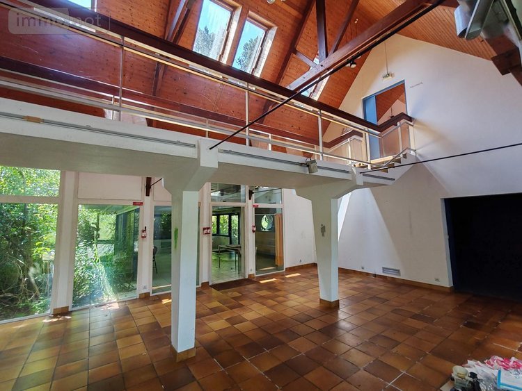 Immeuble a vendre Plounéour-Ménez 29410 Finistère 637 m2  255000 euros