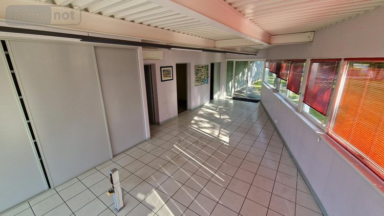 Fonds et murs commerciaux a vendre Plourin-lès-Morlaix 29600 Finistère 1094 m2  472950 euros