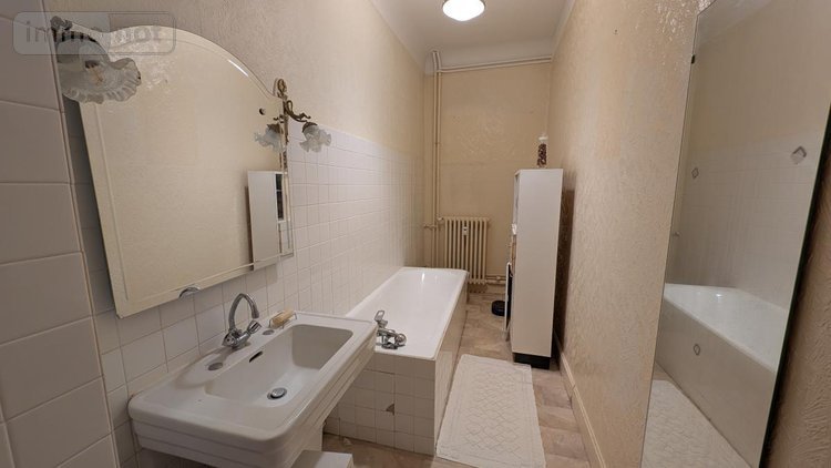 Appartement a vendre Vichy 03200 Allier 135 m2  377280 euros