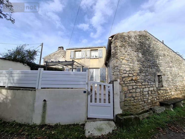 Maison a vendre Saintes 17100 Charente-Maritime 104 m2 6 pièces 204594 euros