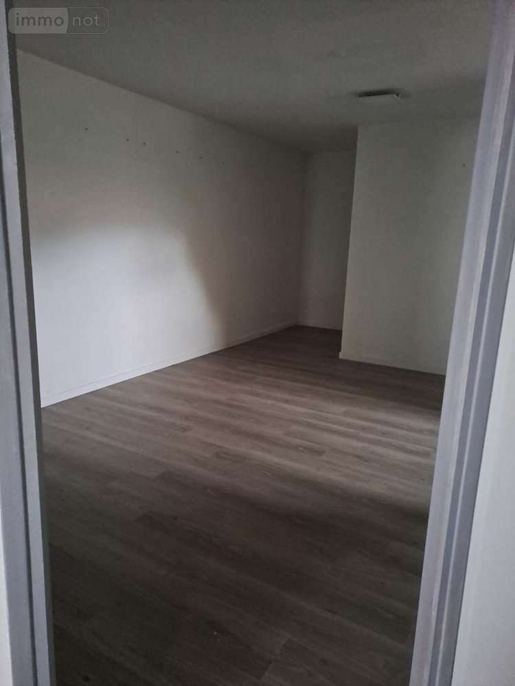 Location fonds et murs commerciaux Tournehem-sur-la-Hem 62890 Pas-de-Calais 66 m2  470 euros