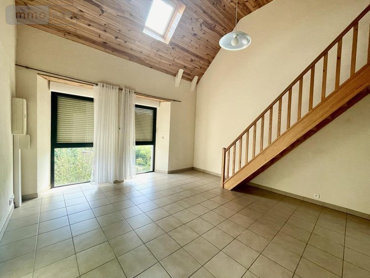 Location appartement Saint-Chély-d'Apcher 48200 Lozère 42 m2  440 euros