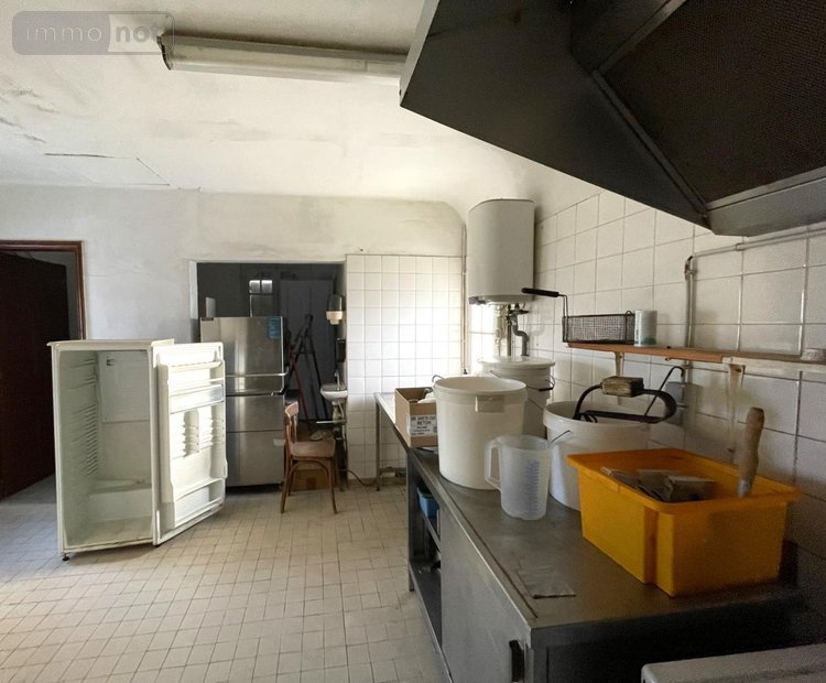 Fonds et murs commerciaux a vendre Carnac 56340 Morbihan 180 m2  778440 euros