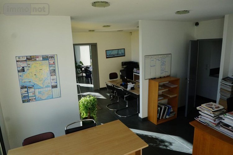 Fonds et murs commerciaux a vendre Merlevenez 56700 Morbihan 79 m2  224180 euros