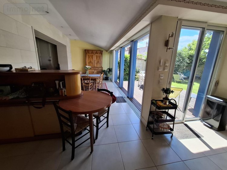 Maison a vendre Saintes 17100 Charente-Maritime 156 m2 6 pièces 475000 euros