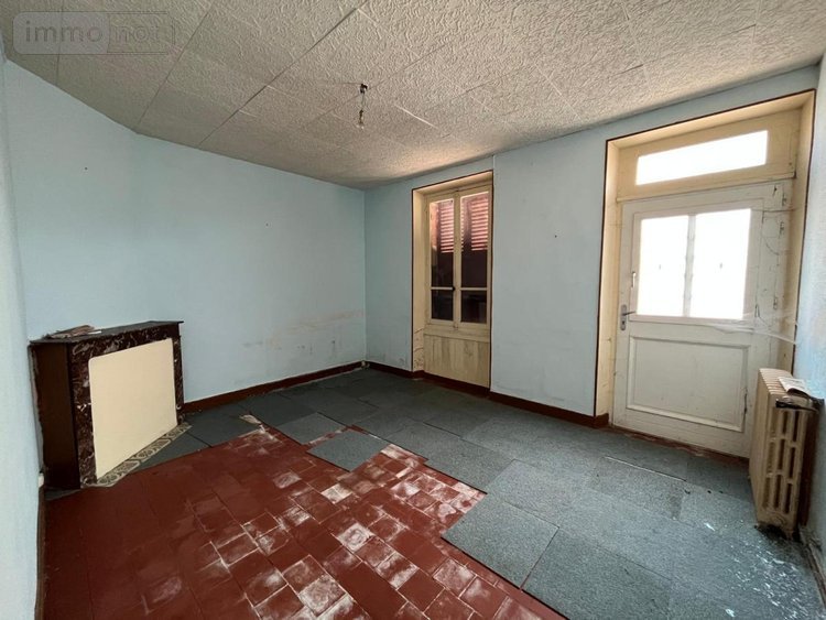 Fonds et murs commerciaux a vendre Corquilleroy 45120 Loiret 350 m2  126800 euros