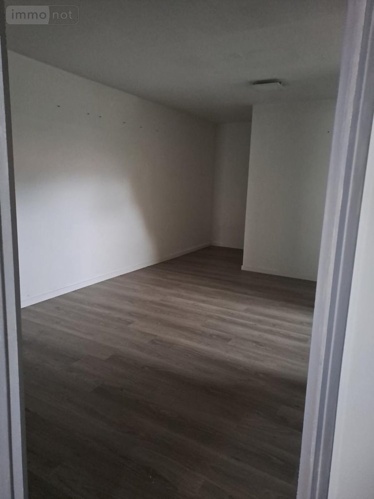 Location fonds et murs commerciaux Tournehem-sur-la-Hem 62890 Pas-de-Calais 66 m2  470 euros