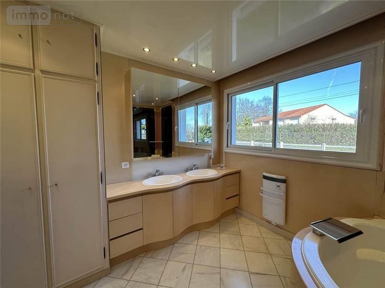 Maison a vendre Vendat 03110 Allier 276 m2 6 pièces 399000 euros