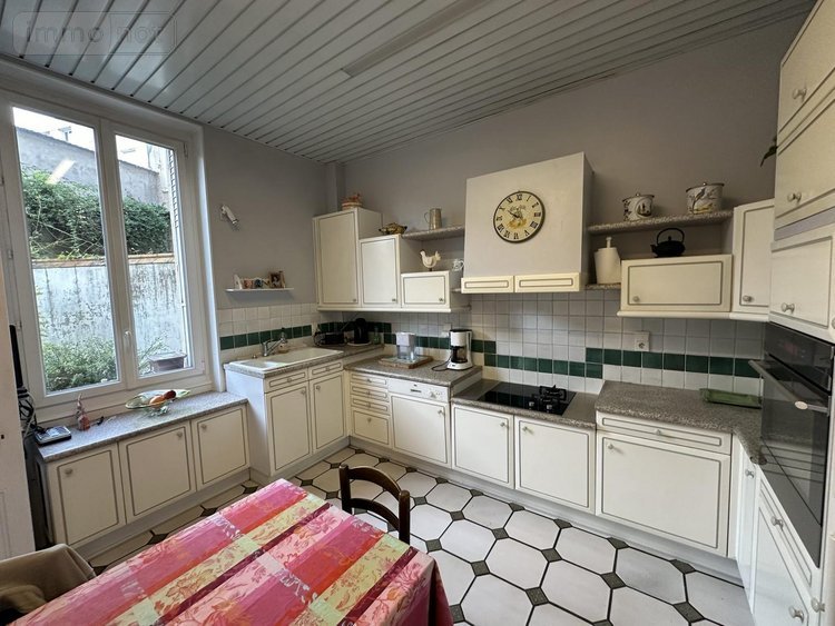 Maison a vendre Vichy 03200 Allier 242 m2 10 pièces 367000 euros