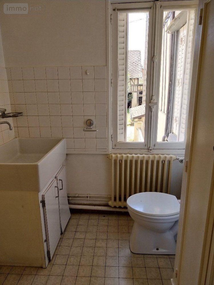 Immeuble a vendre Le Neubourg 27110 Eure 250 m2  305000 euros