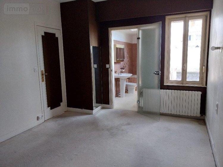 Immeuble a vendre Le Neubourg 27110 Eure 250 m2  339000 euros