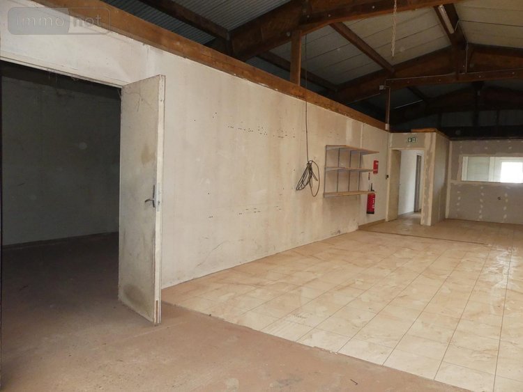 Fonds et murs commerciaux a vendre Sainte-Marie 35600 Ille-et-Vilaine 275 m2  288475 euros