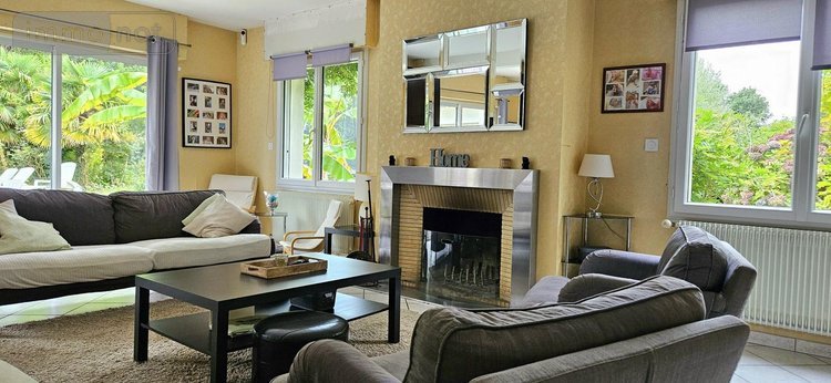 Maison a vendre Plomelin 29700 Finistère 253 m2 9 pièces 430500 euros