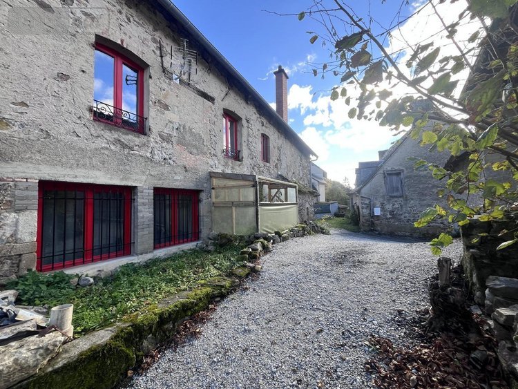 Maison a vendre Bort-les-Orgues 19110 Corrèze 243 m2 13 pièces 265000 euros