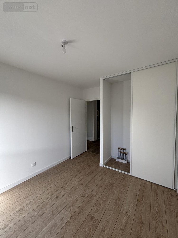 Location appartement Châteaugiron 35410 Ille-et-Vilaine 63 m2 3 pièces 830 euros
