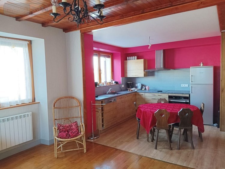 Immeuble a vendre Boujailles 25560 Doubs 186 m2  209900 euros