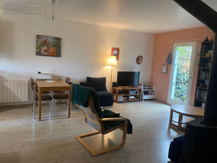 Location maison Châteaugiron 35410 Ille-et-Vilaine 66 m2 3 pièces 850 euros