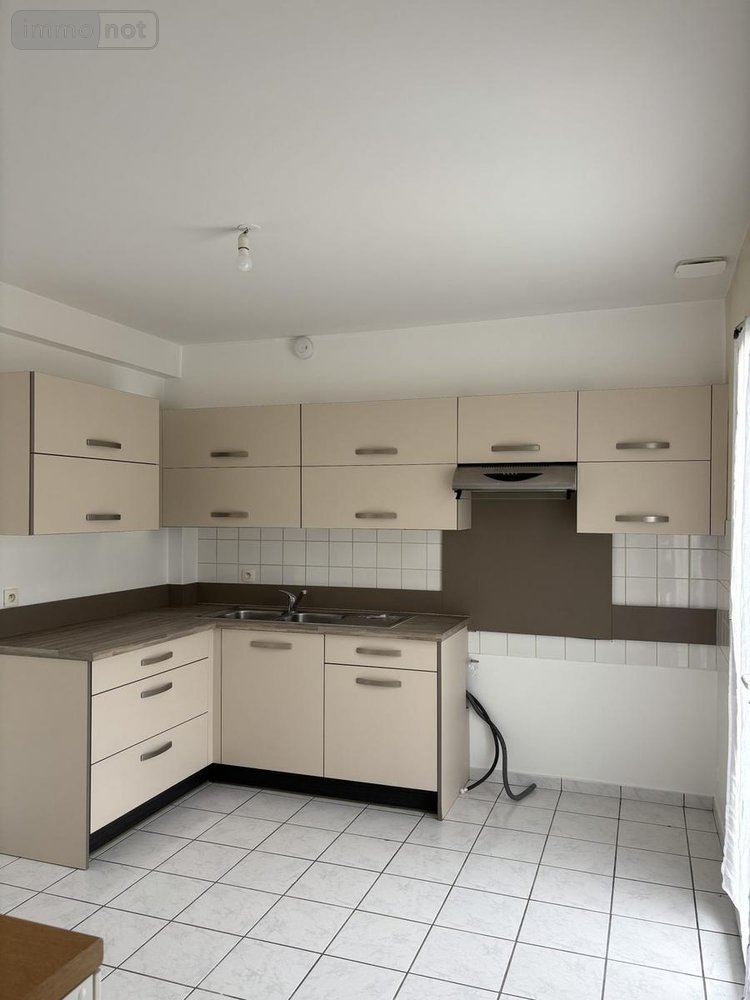 Location maison Châteaugiron 35410 Ille-et-Vilaine 107 m2 6 pièces 1200 euros