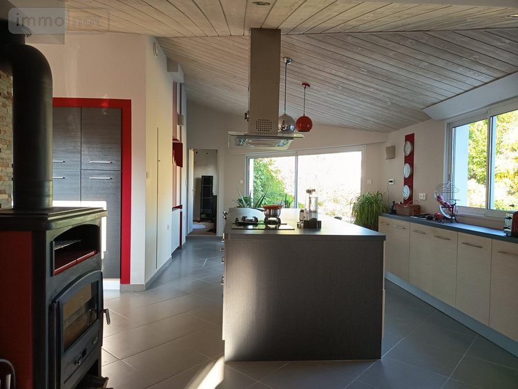 Maison a vendre Sallertaine 85300 Vendée 207 m2 6 pièces 332600 euros